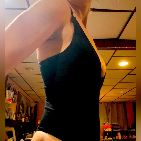 Black low cut thong bodysuit - Picture 2 of 4